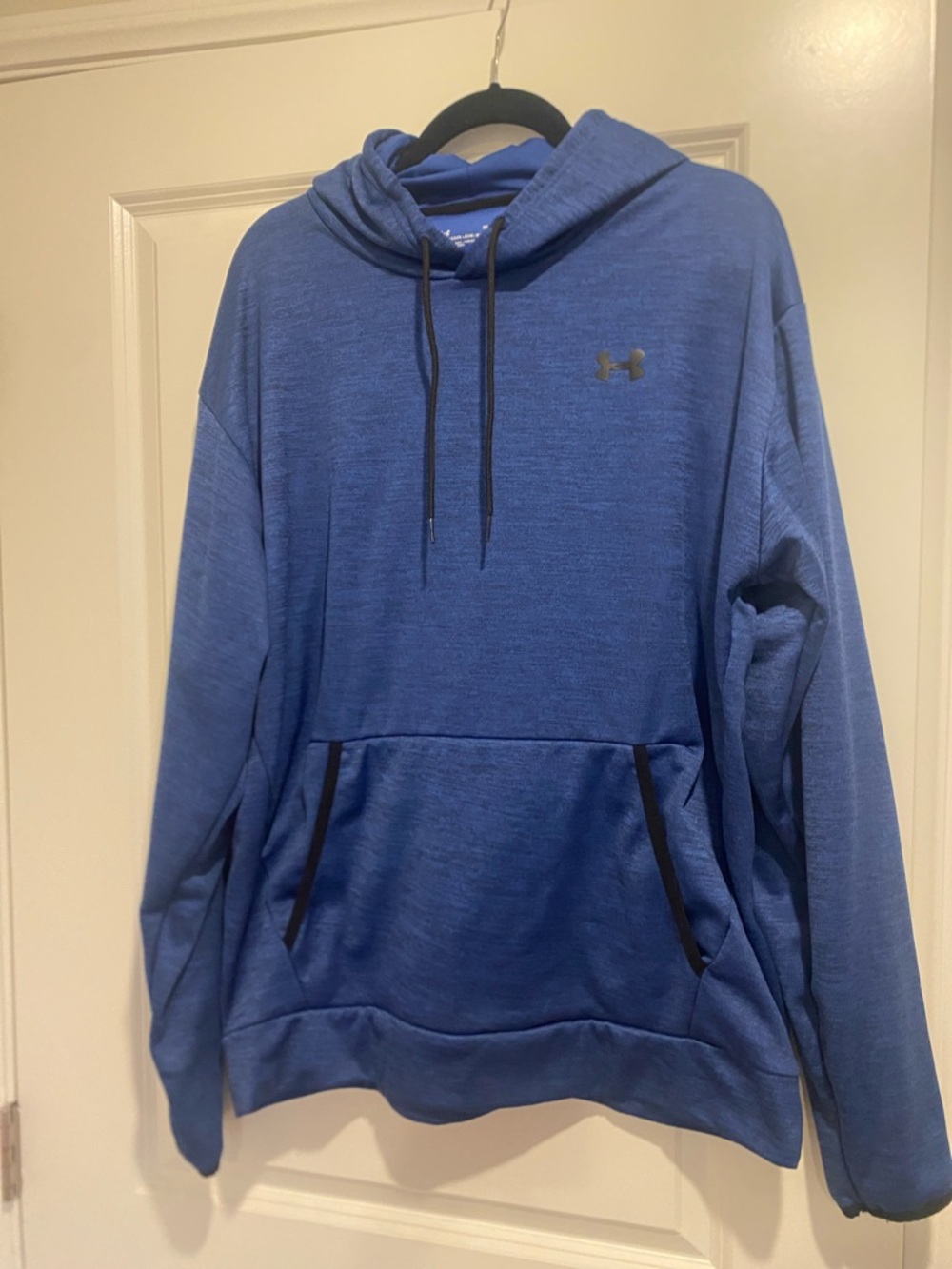 Under Armour hoodie XL -like new